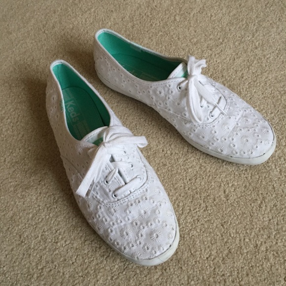 keds white eyelet shoes